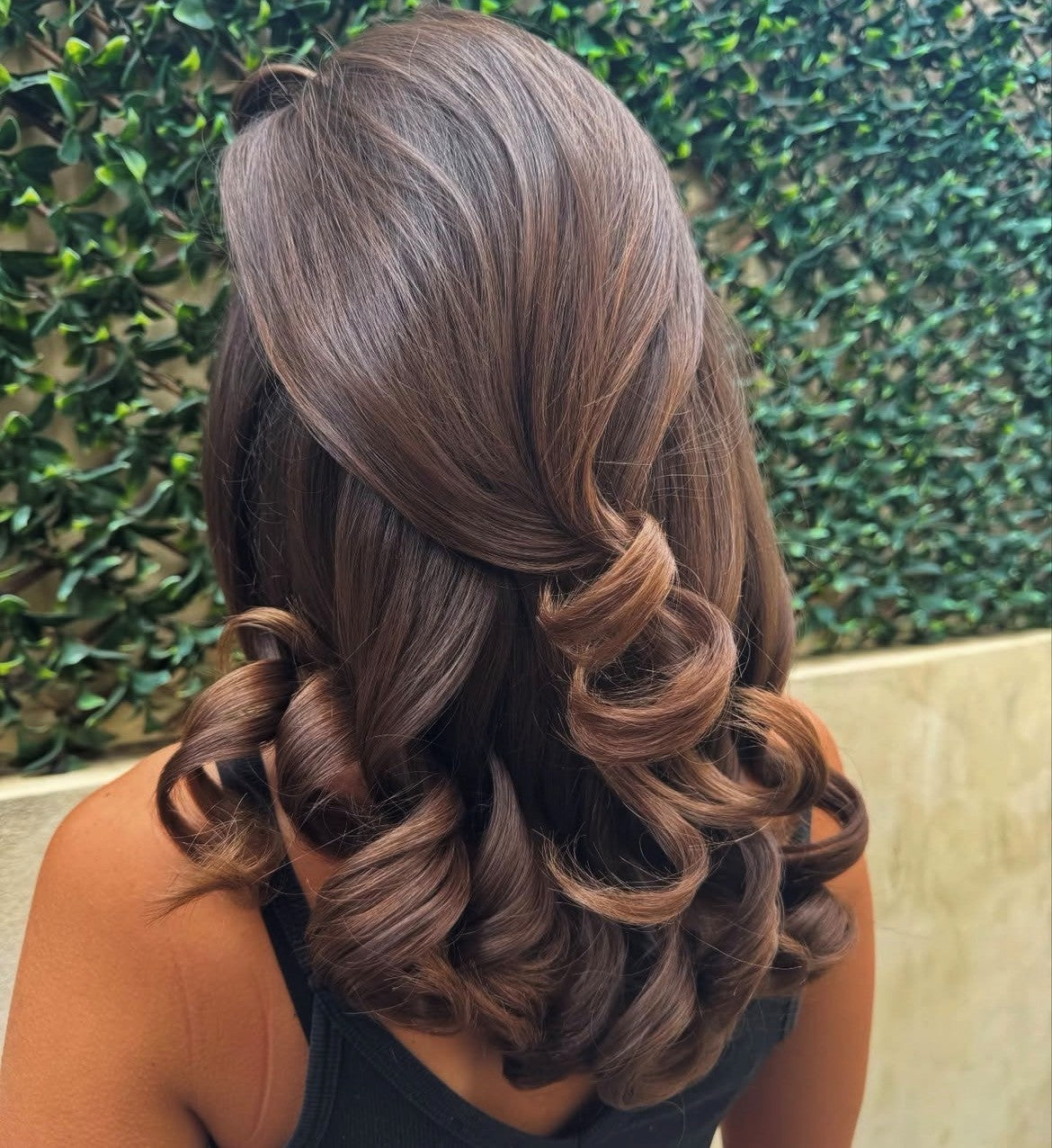 THE BLOWDRY BIBLE - HOW TO SET WITH PINCURLS